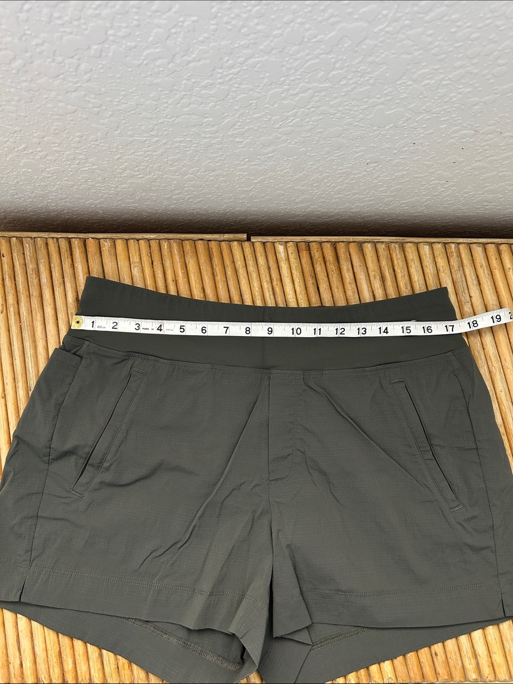 Athleta Trekkie North Shorts in Olive Green